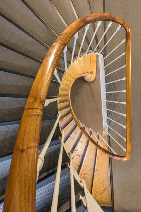 Escalier côté cour : rampe vue du dessus. © Région Bourgogne-Franche-Comté, Inventaire du patrimoine