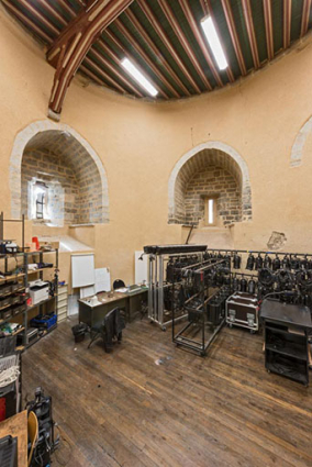 Tour Margot : salle technique au rez-de-chaussée (cadrage vertical). © Région Bourgogne-Franche-Comté, Inventaire du patrimoine