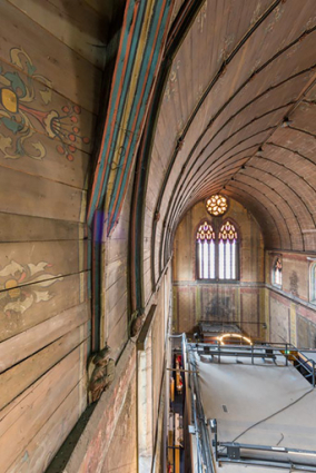 Nef, charpente lambrissée : retombée vers la croisée du transept. © Région Bourgogne-Franche-Comté, Inventaire du patrimoine