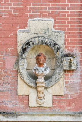 2e buste (à droite sur l'élévation des communs). © Région Bourgogne-Franche-Comté, Inventaire du patrimoine