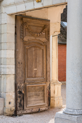 Galerie : vantail de la porte cochère. © Région Bourgogne-Franche-Comté, Inventaire du patrimoine