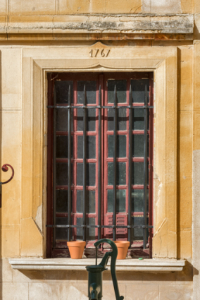 Elévation antérieure : fenêtre portant la date 1767. © Région Bourgogne-Franche-Comté, Inventaire du patrimoine