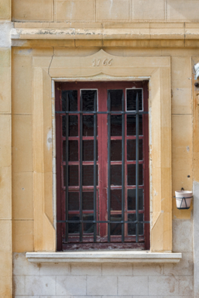 Elévation antérieure : fenêtre portant la date 1766. © Région Bourgogne-Franche-Comté, Inventaire du patrimoine