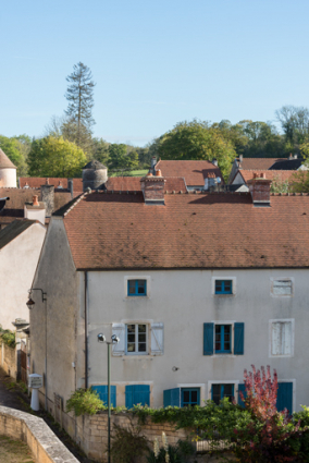 Vue de la tour depuis l'ouest.  © Région Bourgogne-Franche-Comté, Inventaire du patrimoine