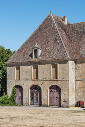 Façade antérieure : pavillon occidental (théâtre). © Région Bourgogne-Franche-Comté, Inventaire du patrimoine