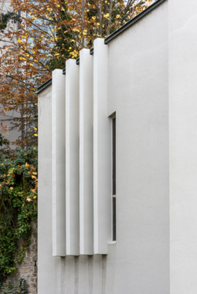 Détail de la baie de la façade est (baie 3). © Région Bourgogne-Franche-Comté, Inventaire du patrimoine Détail de la baie de la façade est (baie 3). © Région Bourgogne-Franche-Comté, Inventaire du patrimoine