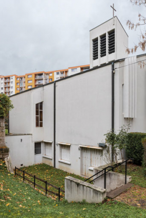 Vue de la façade sud et de son étage de soubassement abritant le logement du gardien. © Région Bourgogne-Franche-Comté, Inventaire du patrimoine