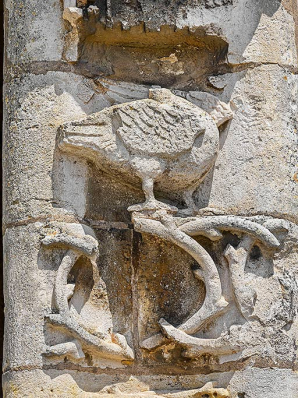 Détail de l'oiseau décapité. © Région Bourgogne-Franche-Comté, Inventaire du patrimoine Détail de l'oiseau décapité. © Région Bourgogne-Franche-Comté, Inventaire du patrimoine
