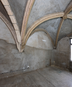 Salle du sous-sol couverte de croisées d'ogives. © Région Bourgogne-Franche-Comté, Inventaire du patrimoine