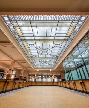Hall du public, verrière. © Région Bourgogne-Franche-Comté, Inventaire du patrimoine