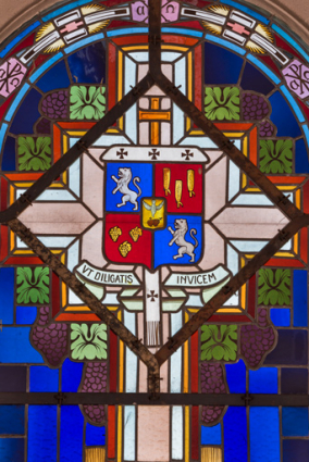 Détail d'une verrière figurant des armoiries. © Région Bourgogne-Franche-Comté, Inventaire du patrimoine Détail d'une verrière figurant des armoiries. © Région Bourgogne-Franche-Comté, Inventaire du patrimoine