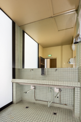 Aile sud : sanitaires © Région Bourgogne-Franche-Comté, Inventaire du patrimoine
