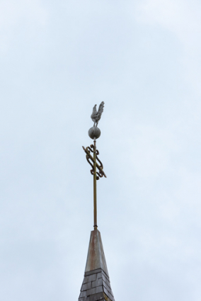 Détail du coq, girouette dominant le campanile. © Région Bourgogne-Franche-Comté, Inventaire du patrimoine Détail du coq, girouette dominant le campanile. © Région Bourgogne-Franche-Comté, Inventaire du patrimoine