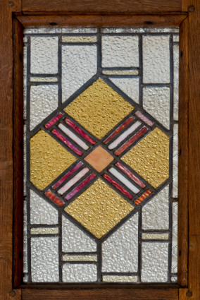 Verrière du tambour de la porte principale. Détail. © Région Bourgogne-Franche-Comté, Inventaire du patrimoine Verrière du tambour de la porte principale. Détail. © Région Bourgogne-Franche-Comté, Inventaire du patrimoine