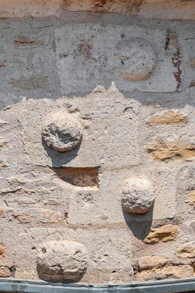 Bossage de la tour des Cordeliers. © Région Bourgogne-Franche-Comté, Inventaire du patrimoine Bossage de la tour des Cordeliers. © Région Bourgogne-Franche-Comté, Inventaire du patrimoine