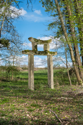Portique japonais (torii). © Région Bourgogne-Franche-Comté, Inventaire du patrimoine Portique japonais (torii). © Région Bourgogne-Franche-Comté, Inventaire du patrimoine