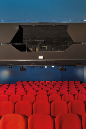 Salle 2 : vue rapprochée depuis l'écran. © Région Bourgogne-Franche-Comté, Inventaire du patrimoine Salle 2 : vue rapprochée depuis l'écran. © Région Bourgogne-Franche-Comté, Inventaire du patrimoine