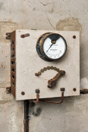 Cabine de projection : un rhéostat. © Région Bourgogne-Franche-Comté, Inventaire du patrimoine Cabine de projection : un rhéostat. © Région Bourgogne-Franche-Comté, Inventaire du patrimoine