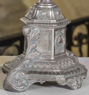 Détail de la base. © Région Bourgogne-Franche-Comté, Inventaire du patrimoine Détail de la base. © Région Bourgogne-Franche-Comté, Inventaire du patrimoine
