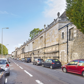 La façade postérieure de la Direction régionales des affaires culturelles, rue Diderot : aménagée au 18e siècle. © Région Bourgogne-Franche-Comté, Inventaire du patrimoine