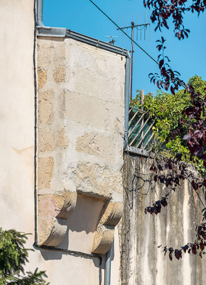 Détail de la bretèche, rue Berlier. © Région Bourgogne-Franche-Comté, Inventaire du patrimoine