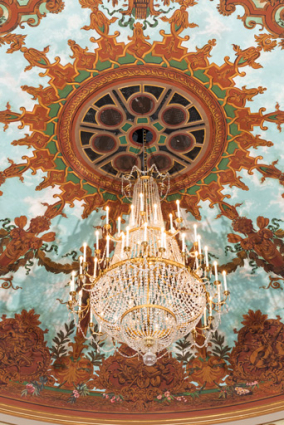 Salle : grand lustre. © Région Bourgogne-Franche-Comté, Inventaire du patrimoine