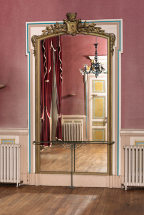Grand foyer du public (salon d'honneur) : miroir. © Région Bourgogne-Franche-Comté, Inventaire du patrimoine