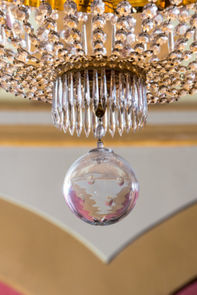 Salle : pendeloques du grand lustre. © Région Bourgogne-Franche-Comté, Inventaire du patrimoine