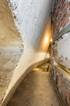 Galerie entre la paroi extérieure (à gauche) et le tambour de la coupole. © Région Bourgogne-Franche-Comté, Inventaire du patrimoine