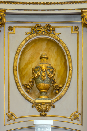 L'un des deux vases dans sa niche. © Région Bourgogne-Franche-Comté, Inventaire du patrimoine