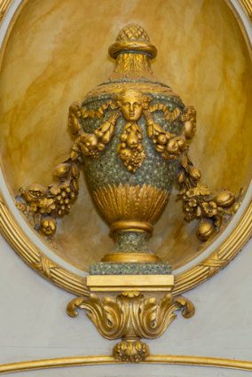 Vase décoratif : vue rapprochée. © Région Bourgogne-Franche-Comté, Inventaire du patrimoine