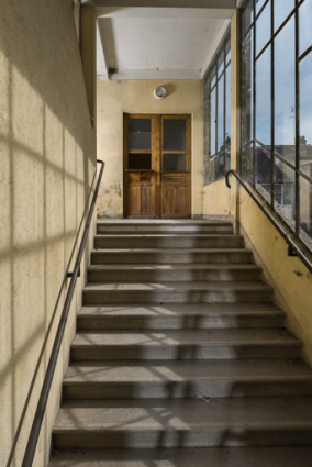 Escalier principal : première volée et guichet sur le repos. © Région Bourgogne-Franche-Comté, Inventaire du patrimoine