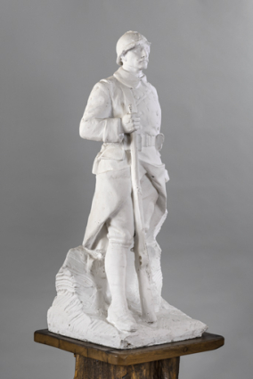 Statue de Poilu : vue de trois quarts gauche. © Région Bourgogne-Franche-Comté, Inventaire du patrimoine