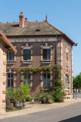 Hôtel-restaurant, vu du sud (vue rapprochée). © Région Bourgogne-Franche-Comté, Inventaire du patrimoine