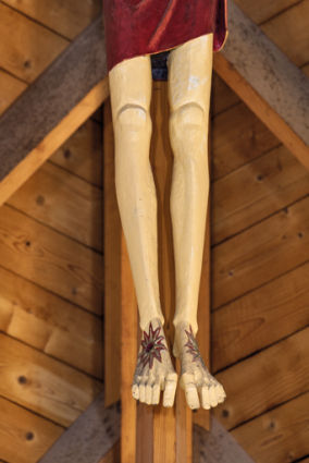 Christ sur la croix. Détail des jambes.  © Région Bourgogne-Franche-Comté, Inventaire du patrimoine