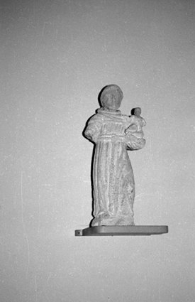 Statuette : moine portant l'Enfant. © Région Bourgogne-Franche-Comté, Inventaire du patrimoine