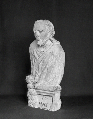 Saint Matthieu, vue de trois quarts. © Région Bourgogne-Franche-Comté, Inventaire du patrimoine