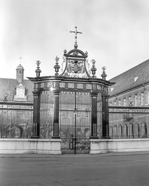 Détail du portail. Vue de face. © Région Bourgogne-Franche-Comté, Inventaire du patrimoine