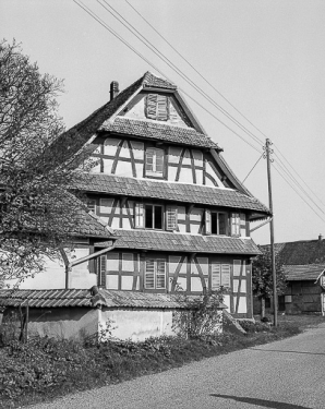 Pignon à pans de bois et ouverts sur les baies. © Région Bourgogne-Franche-Comté, Inventaire du patrimoine