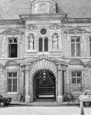 Détail du portail. © Région Bourgogne-Franche-Comté, Inventaire du patrimoine