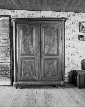 Intérieur : armoire. © Région Bourgogne-Franche-Comté, Inventaire du patrimoine