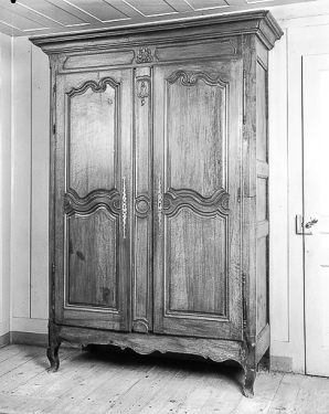 Intérieur : armoire © Région Bourgogne-Franche-Comté, Inventaire du patrimoine