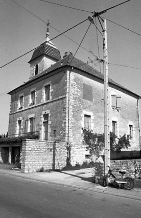 Façades antérieure et latérale droite. © Région Bourgogne-Franche-Comté, Inventaire du patrimoine