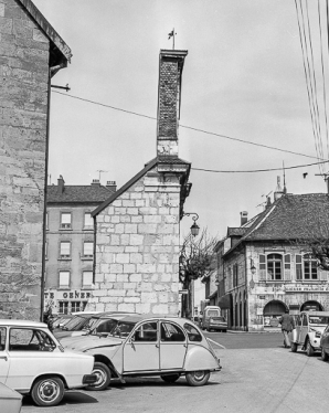 Place Saint-Bénigne. Portail : face latérale droite. © Région Bourgogne-Franche-Comté, Inventaire du patrimoine