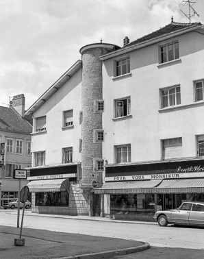 Maison, 10 rue de la Halle : tourelle vue de trois quarts droit. © Région Bourgogne-Franche-Comté, Inventaire du patrimoine