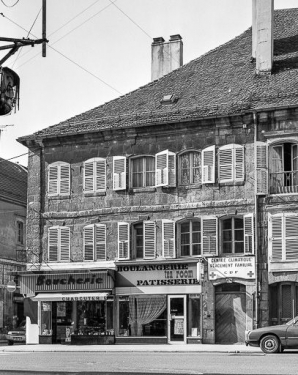 Façade sur rue de la République, vue de face. © Région Bourgogne-Franche-Comté, Inventaire du patrimoine