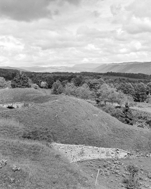 Photo pour le montage de gauche à droite de la vue extérieure du fort. © Région Bourgogne-Franche-Comté, Inventaire du patrimoine