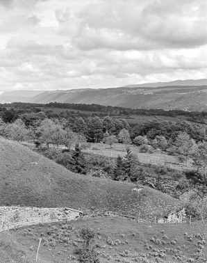 Photo pour le montage de gauche à droite de la vue extérieure du fort. © Région Bourgogne-Franche-Comté, Inventaire du patrimoine