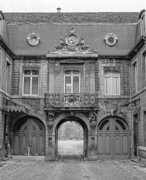 Vue sur cour intérieure. © Région Bourgogne-Franche-Comté, Inventaire du Patrimoine ;  Renaissance du Vieux Besançon