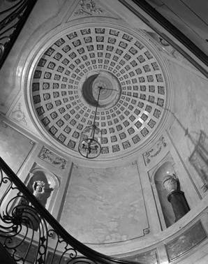 Vue d'ensemble de la fausse coupole de l'escalier d'honneur. © Région Bourgogne-Franche-Comté, Inventaire du patrimoine